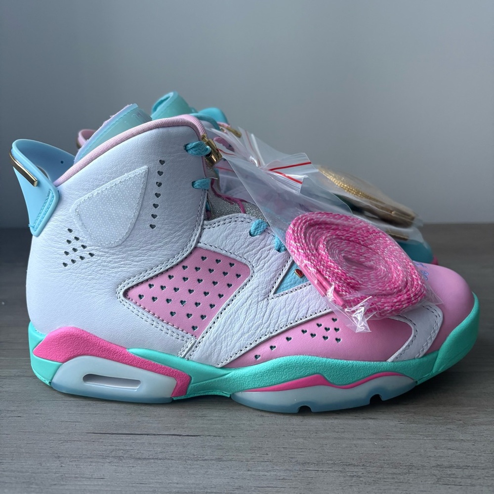 Air Jordan 6 Retro Doernbecher  Nike Freestyle Jillian IB6059-920 Women Size 8